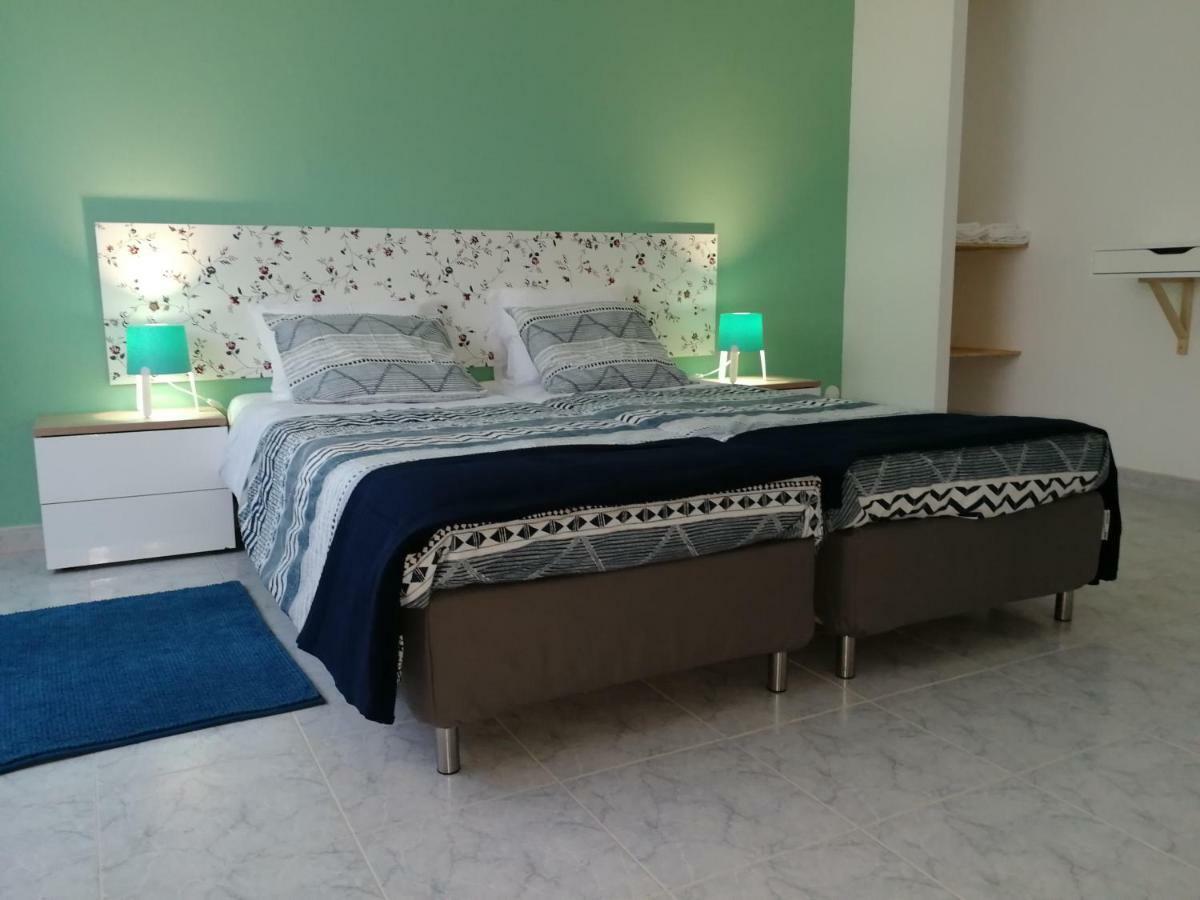 Ocean'S 7 - Lagos Guest House Εξωτερικό φωτογραφία