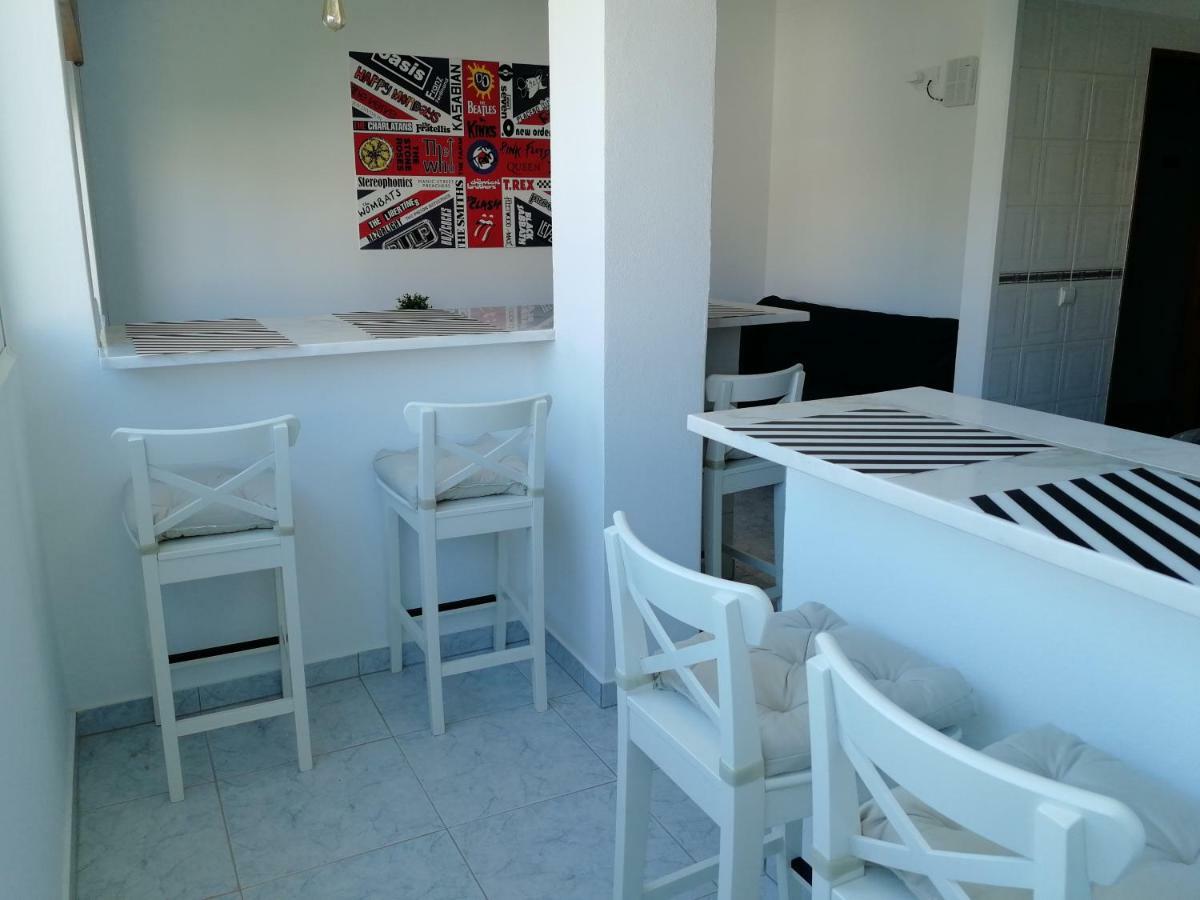 Ocean'S 7 - Lagos Guest House Εξωτερικό φωτογραφία